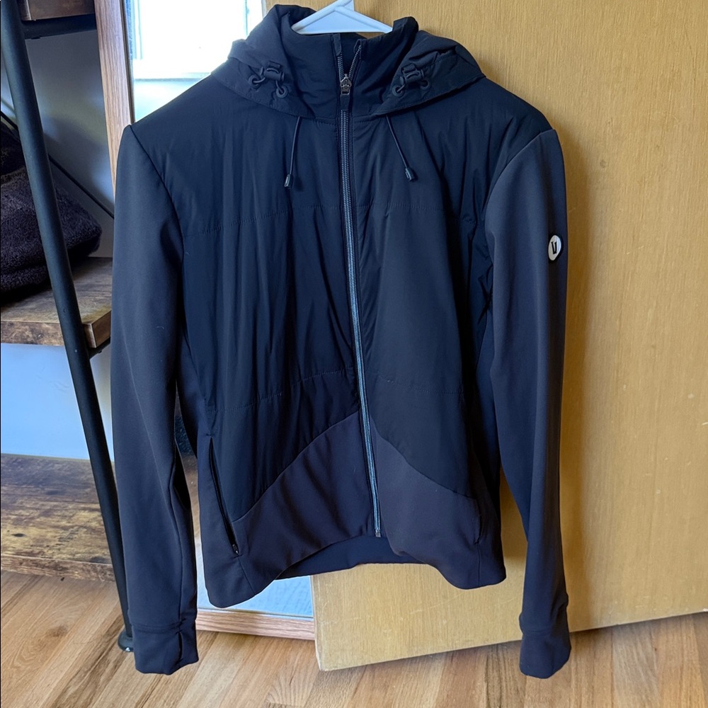 Women’s Vuori Black Hooded Jacket like new!